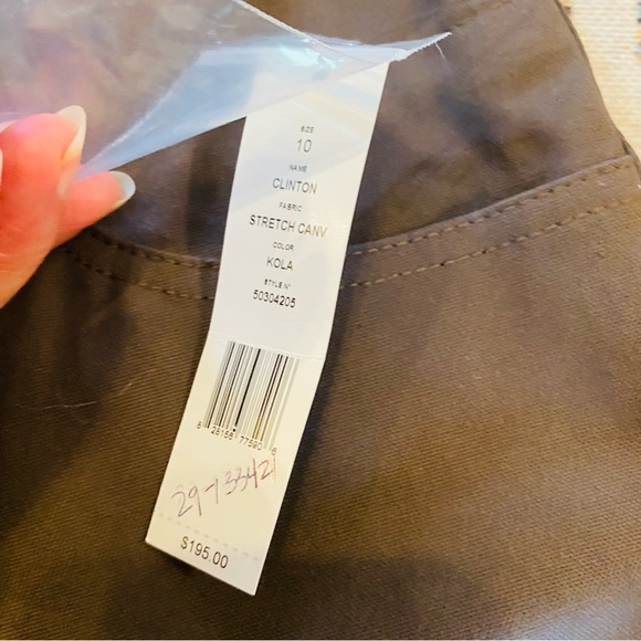 ⭐️ THEORY NWT Clinton Brown Knee Length Shorts - Picture 3 of 6